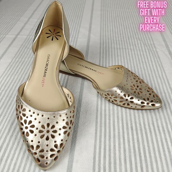 Isaac Mizrahi Live Gold Flower Cut Out Leather Flats Size 7M NEW - Picture 1 of 11
